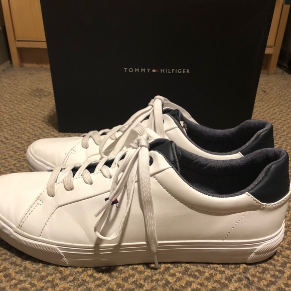 NEVER WORN Tommy Hilfiger Multi LL Sneaker- US 9.5 - Picture 4 of 6